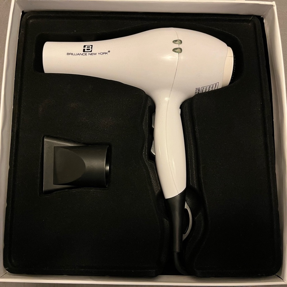 Hair Couture Brilliance New York Hairodynamics Pro Dryer 3200 one attachment
